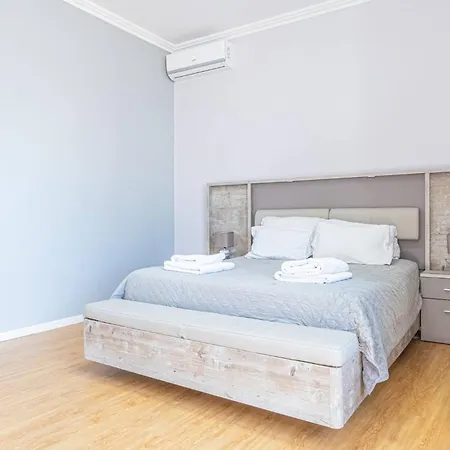 Old Town T1 Apartment